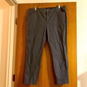Old Navy gray Pixie pants
